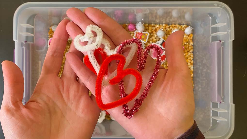 pipe cleaners bent into heart shapes